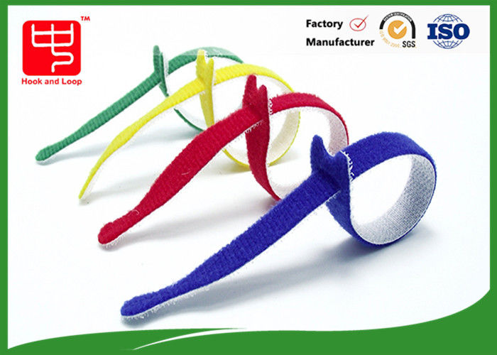 As multi cintas plásticas coloridas rolam, engancham &amp; forma das cintas plásticas T da asseguração do laço